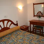 Santa Isabel 招待所 3*